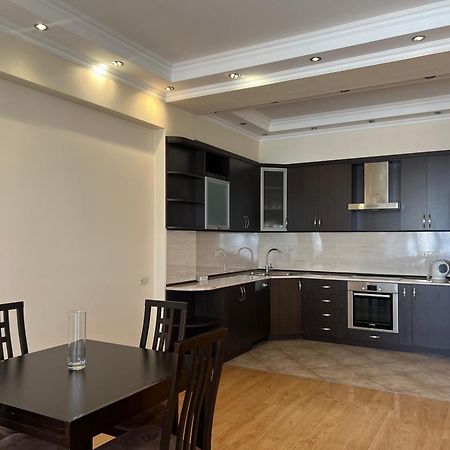 Sweet Home apartments Jerevan Buitenkant foto
